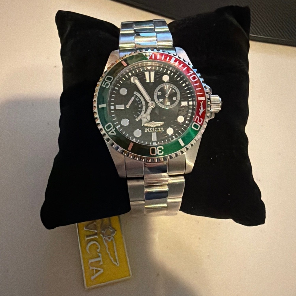 Invicta‎ 49710 Men's Watch Black Dial Red & Green Bezel  0219